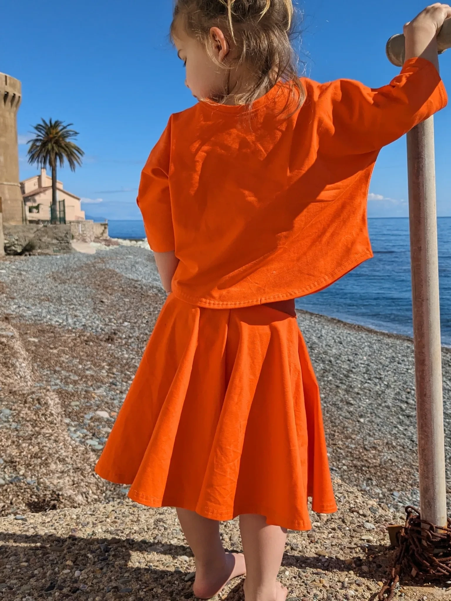 JUPE-fille-orange-été-soleil-corse