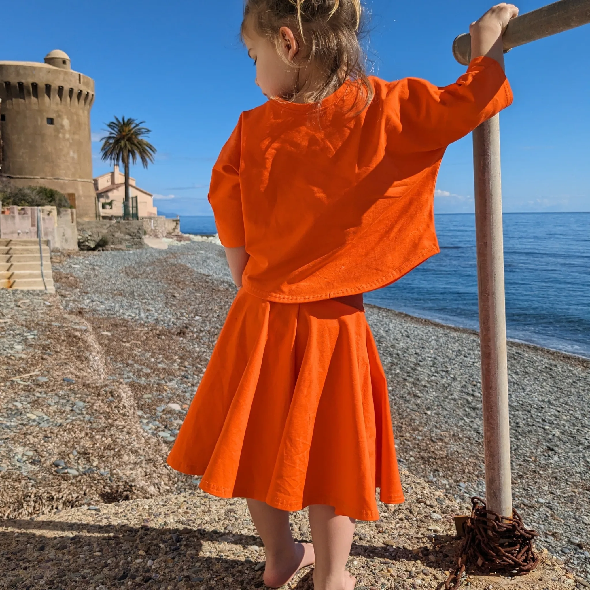 JUPE-fille-orange-été-soleil-corse